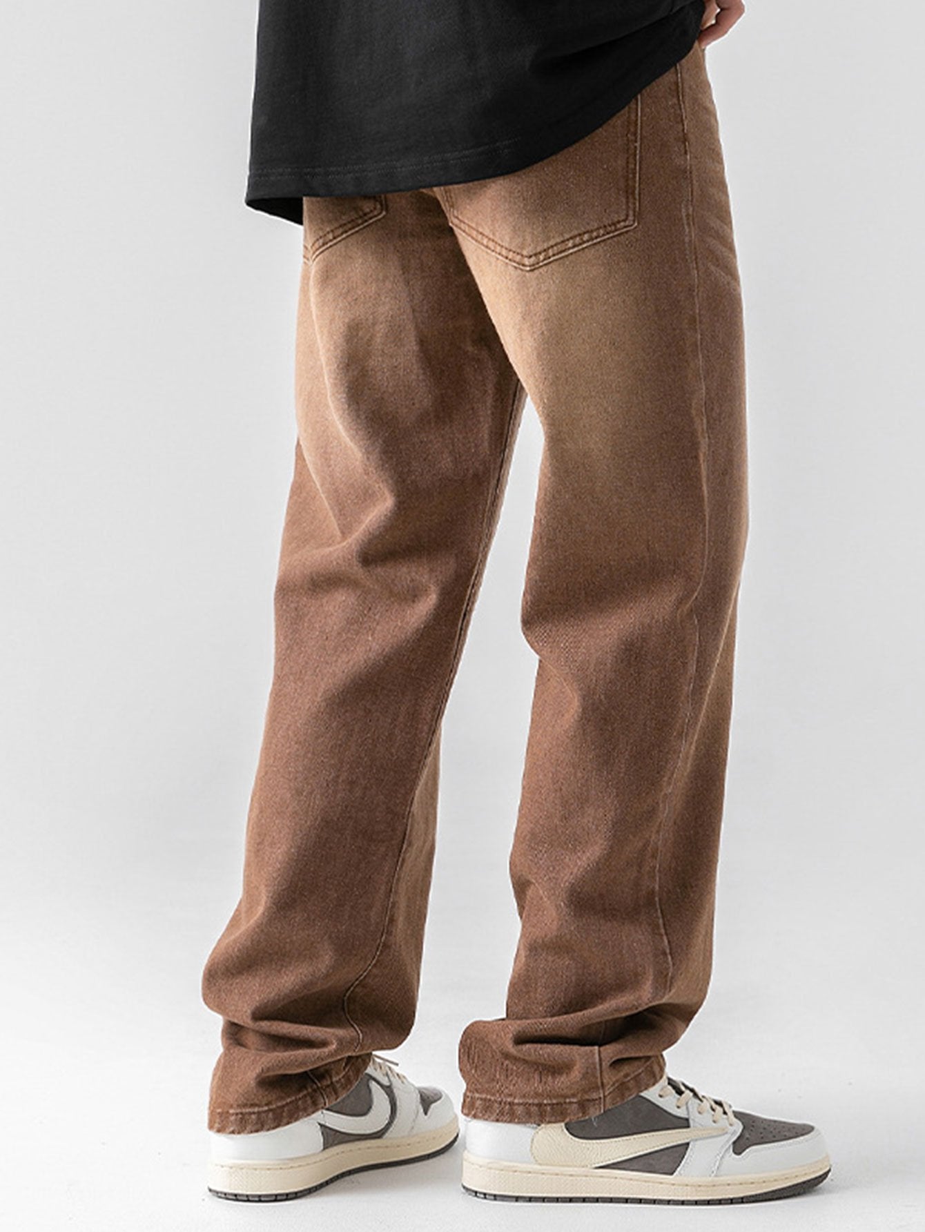 Distressed Wash Straight Leg Jeans